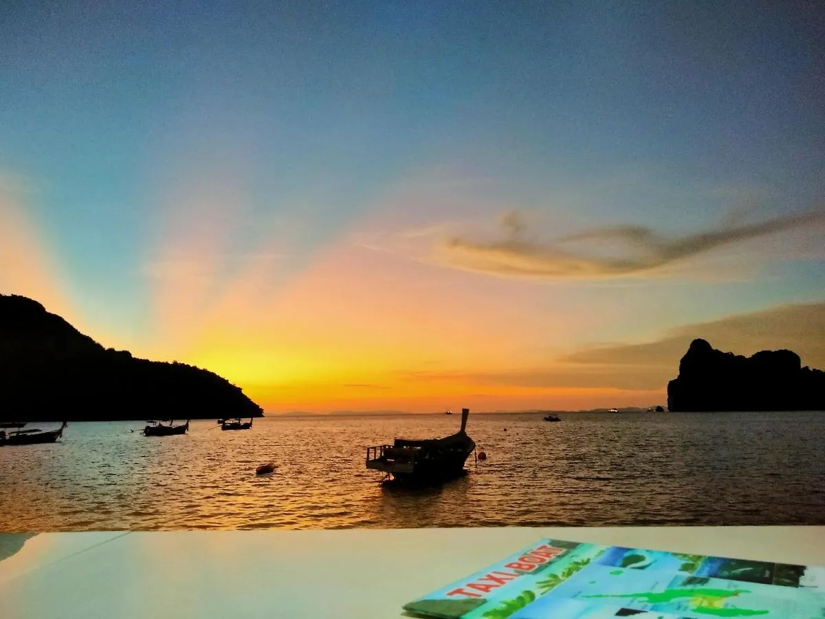 Dalum Beachhouse Phi Phi-öarna Pensionat
